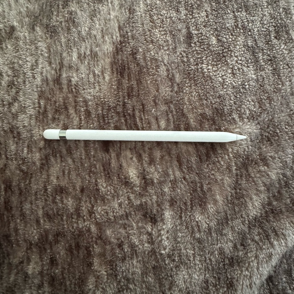 White Apple Pencil Gen 1